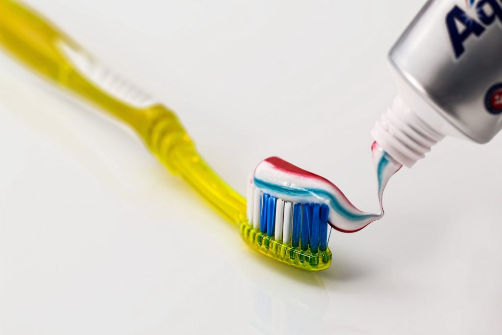 how to clean invisalign