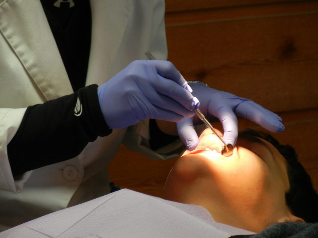 dental hygienist 
