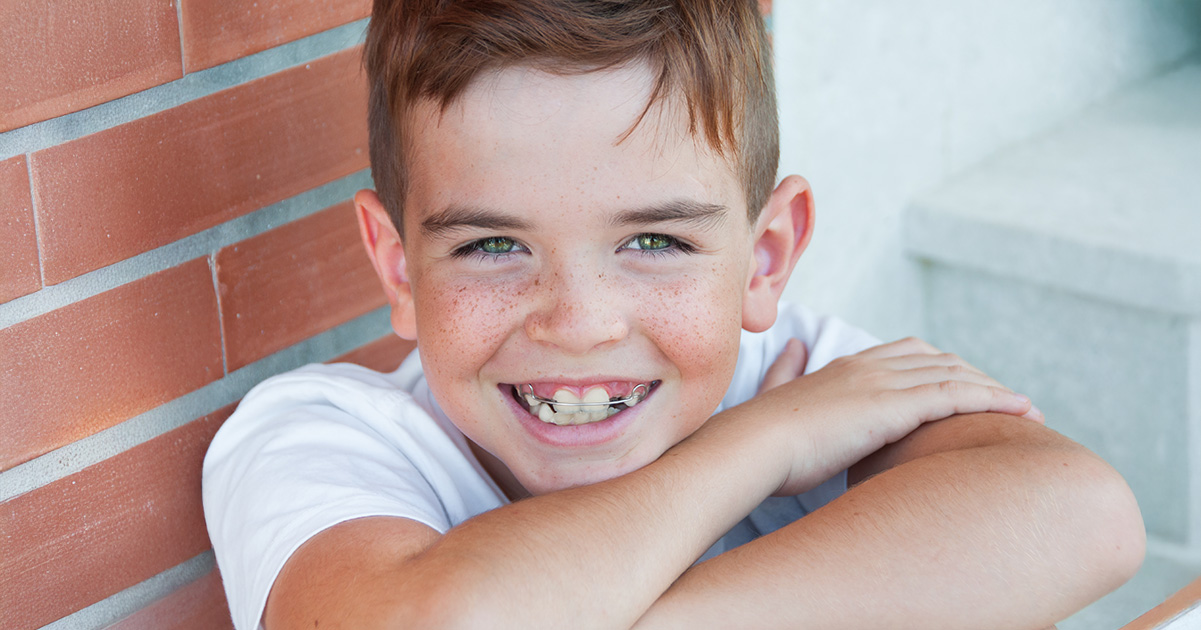 What does NHS orthodontic treatment include